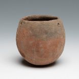 Bowl. Magna Graecia, 4th century BC.Polychrome terracotta.Measurements: 7.5 x 8 cm.Magna Grecia is