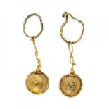 Pair of Roman long earrings, 2nd-3rd century AD.In gold.Measurements: 36 mm (length).Although the
