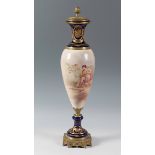 Sèvres cup; Late 19th century.Porcelain and gilt bronze.Signed.Measurements; 71,5 x 18 x 18 cm.