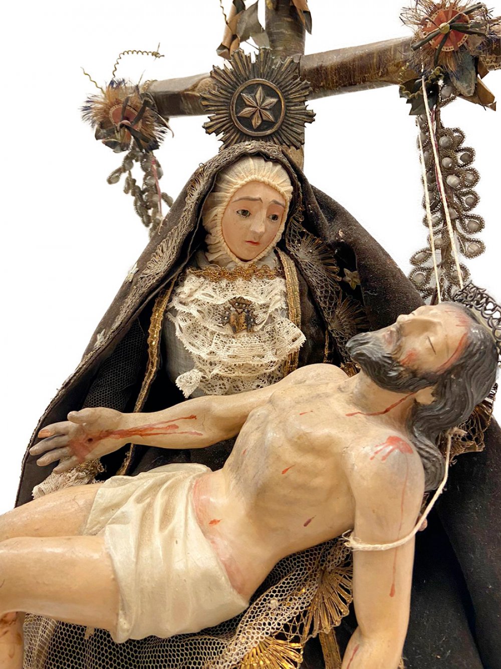 Dress carving or capipota of the Pietà. Cordovan school, 19th century.Carved and polychrome wood. - Image 3 of 7