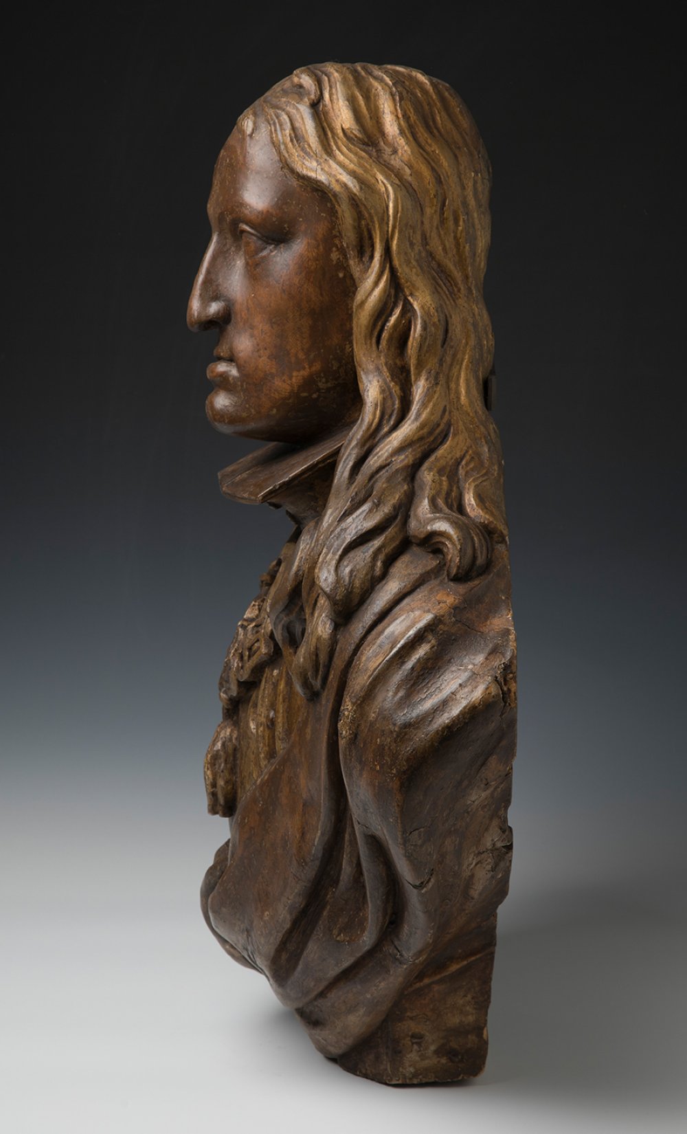 Spanish school; second half of the 17th century."Bust of Charles II of Habsburg.Carved wood. - Bild 3 aus 7