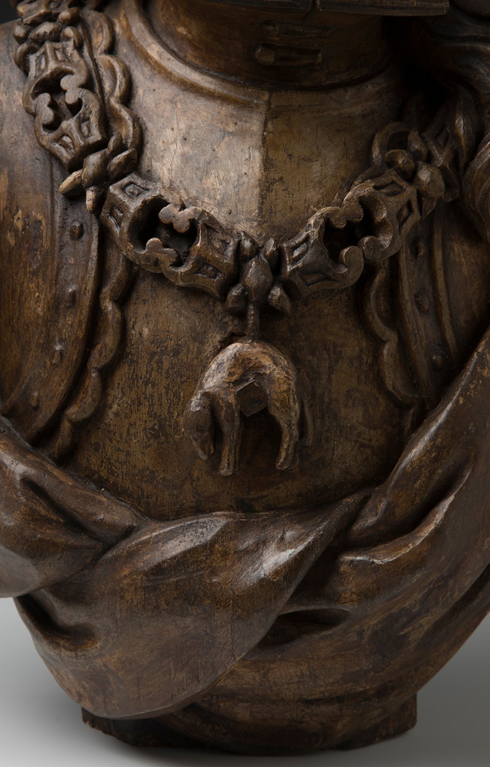 Spanish school; second half of the 17th century."Bust of Charles II of Habsburg.Carved wood. - Bild 2 aus 7