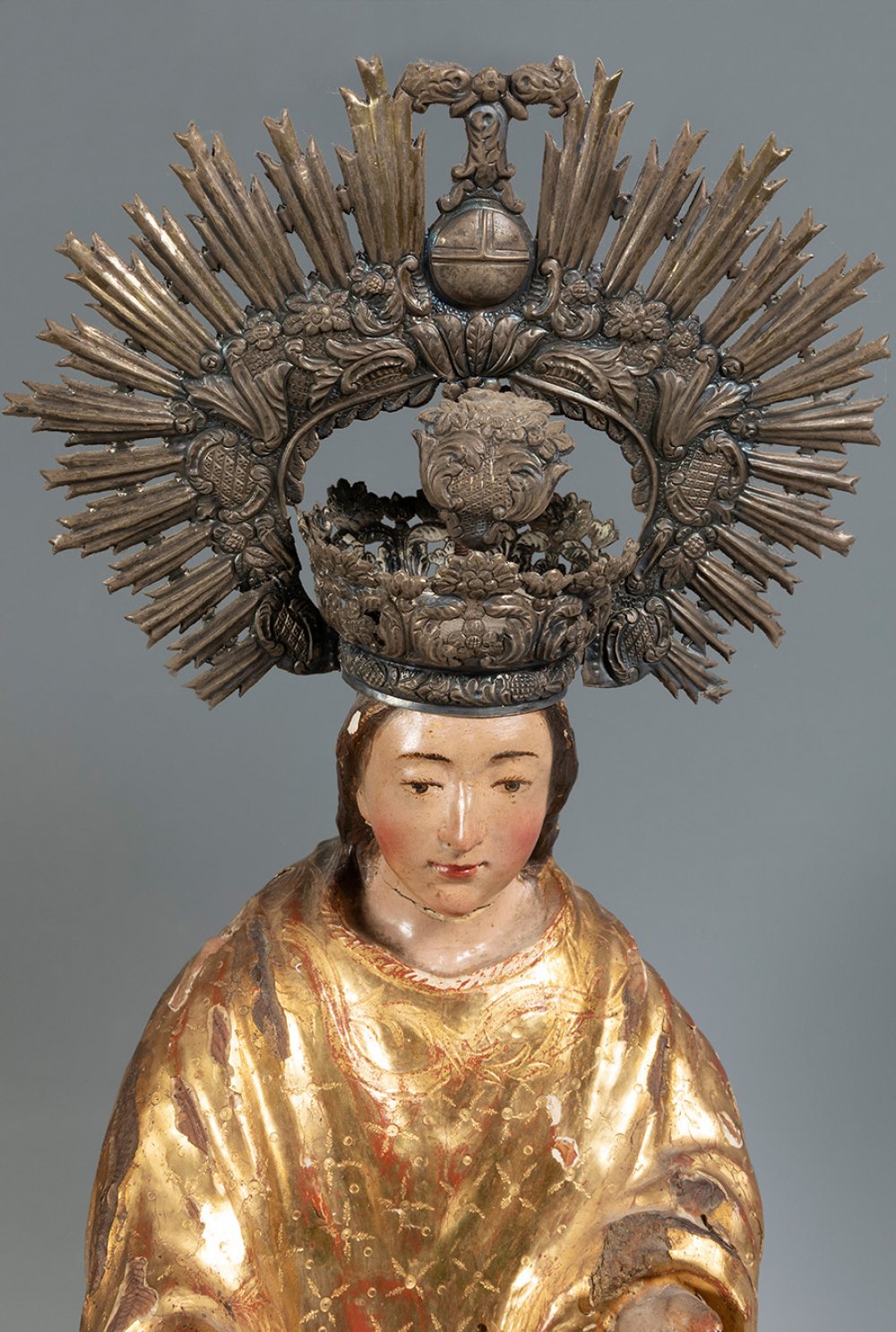 Spanish school, 17th century."Virgin".Wood carving, polychrome and gilded.Silver crown.Measurements: - Bild 4 aus 6