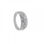 Alliance type ring made in 18 kt white gold, with three central rosettes with 7 diamonds each,