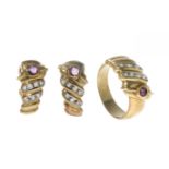 Set of ring and earrings in 18kt yellow gold. Models with a gadrooned frontispiece, dotted with