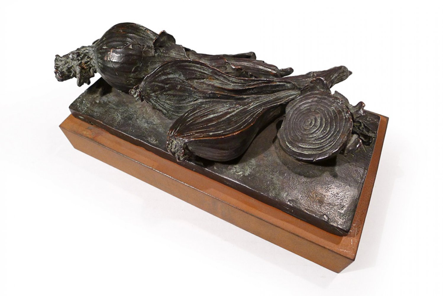 RAFAEL MUYOR, (Madrid, 1943)."Onions".Bronze sculpture on corten steel base.Measurements: 14,5 x
