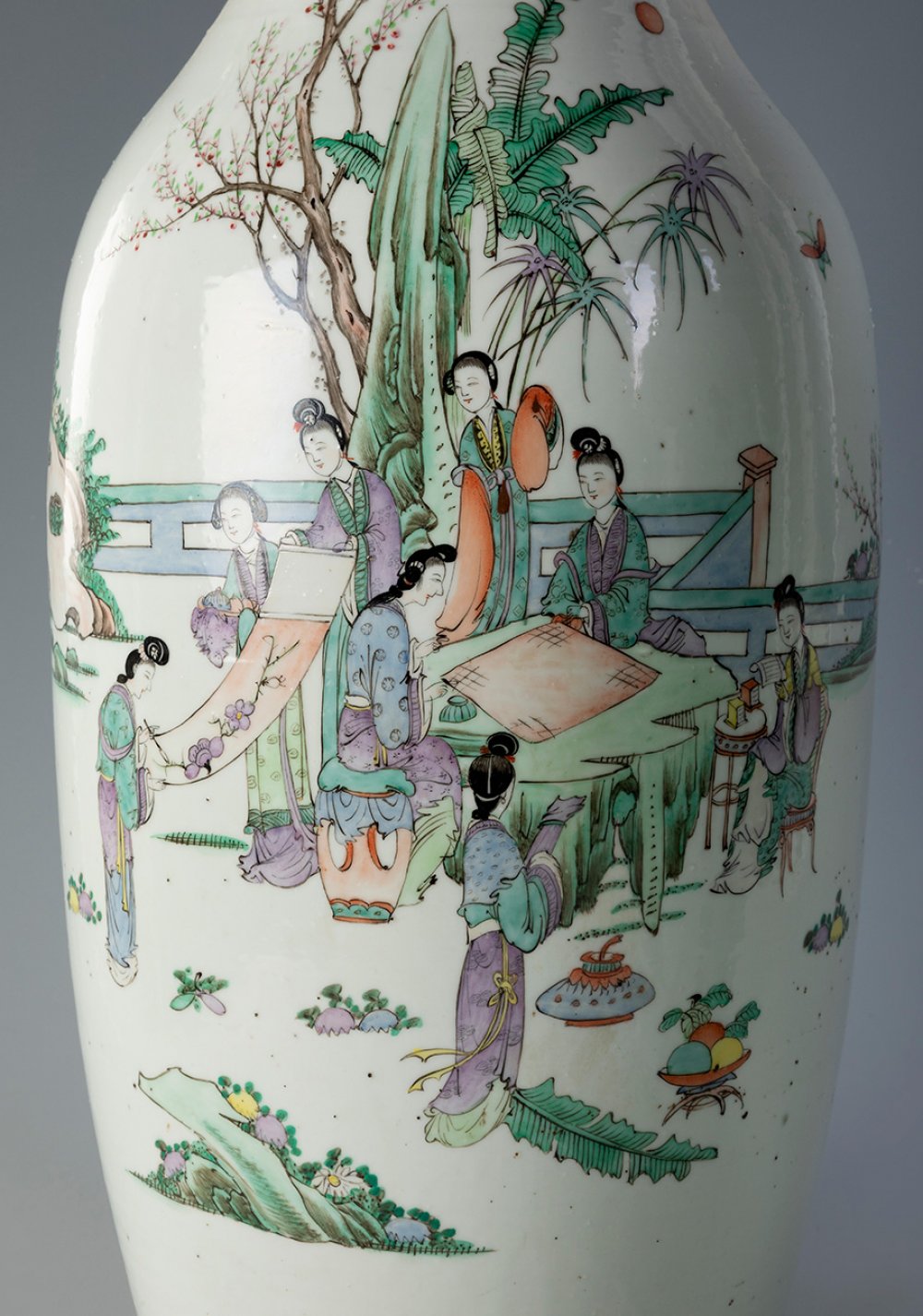 Pair of vases. China, Qing dynasty. Green family, 19th century.Hand-painted porcelain.Signed on - Image 5 of 6