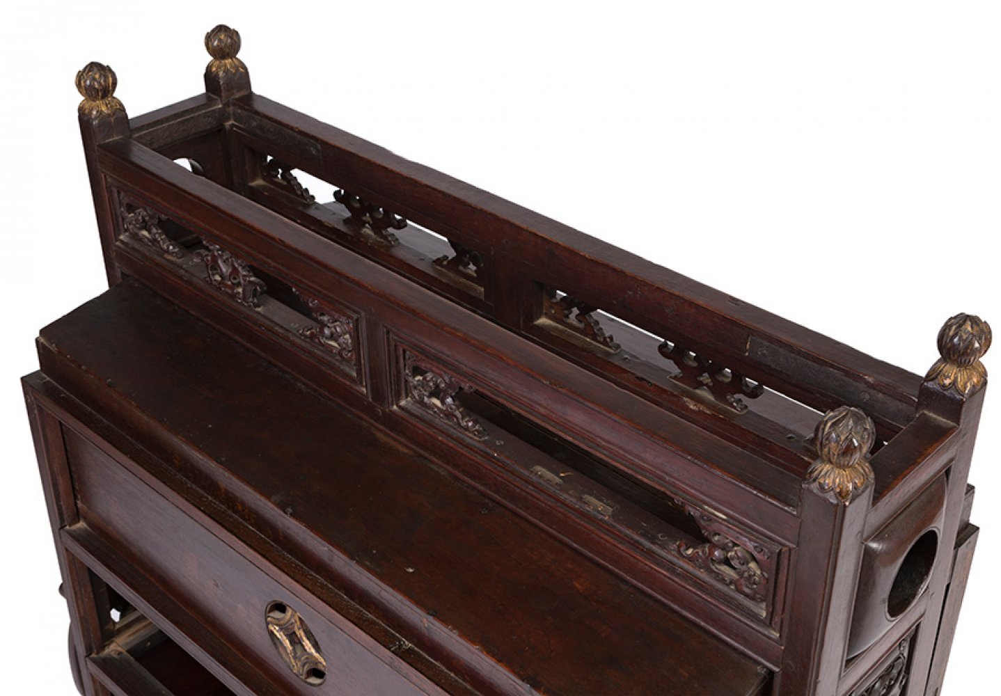 Commode. China, Qing Dynasty, 19th century.Rosewood. Measurements: 96 x 89 x 53 cm.A rare piece of - Image 3 of 6