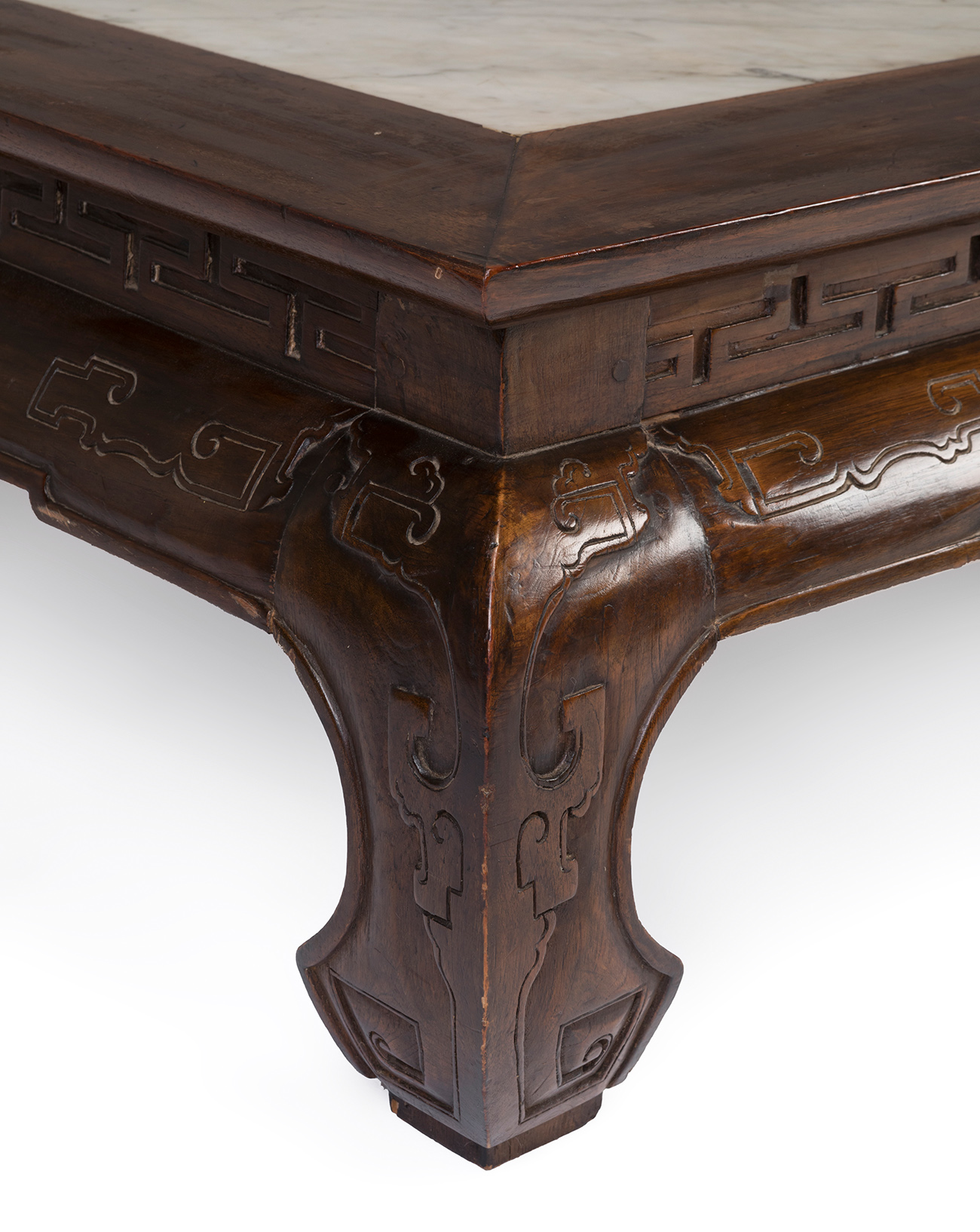 Coffee table. China, Qing Dynasty, 19th century.Carved and chiselled rosewood.Marble in the - Image 4 of 6