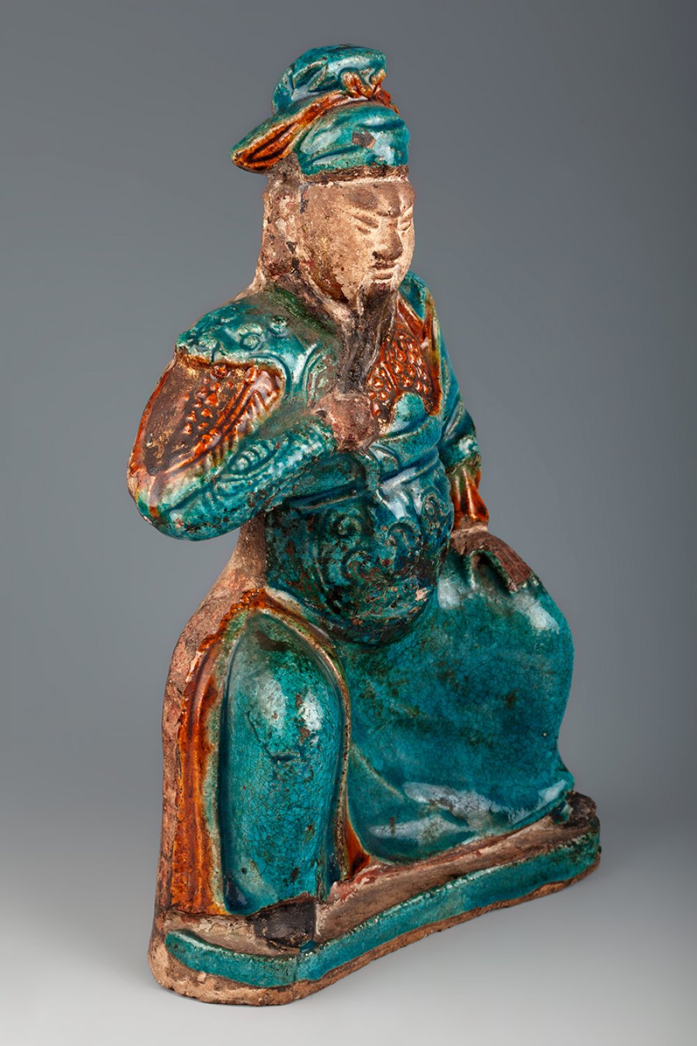 Warrior figure. China, Ming Dynasty, 17th century.Enamelled stoneware.Measurements: 27 x 16 x 8 - Image 4 of 6