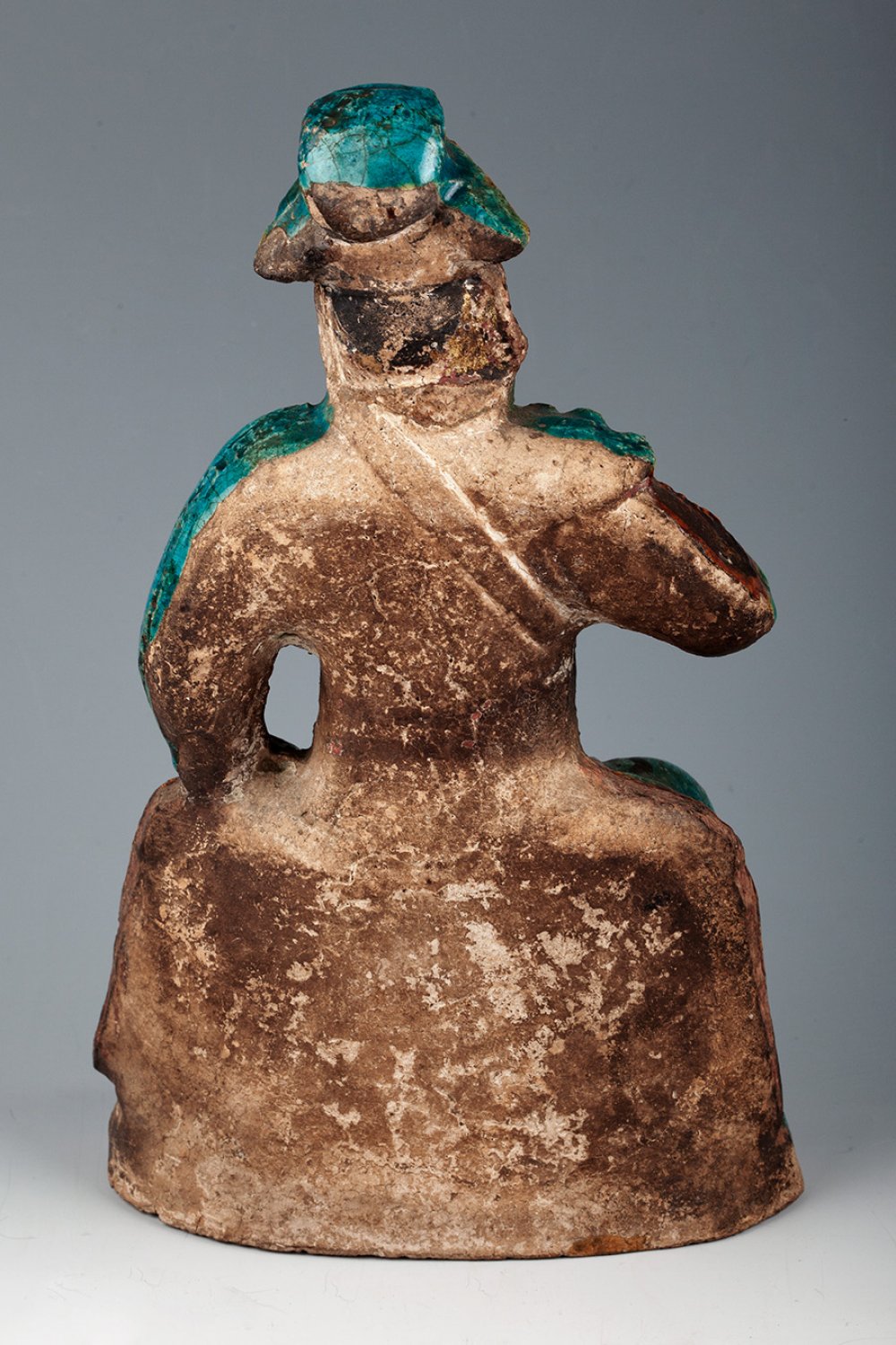 Warrior figure. China, Ming Dynasty, 17th century.Enamelled stoneware.Measurements: 27 x 16 x 8 - Image 3 of 6