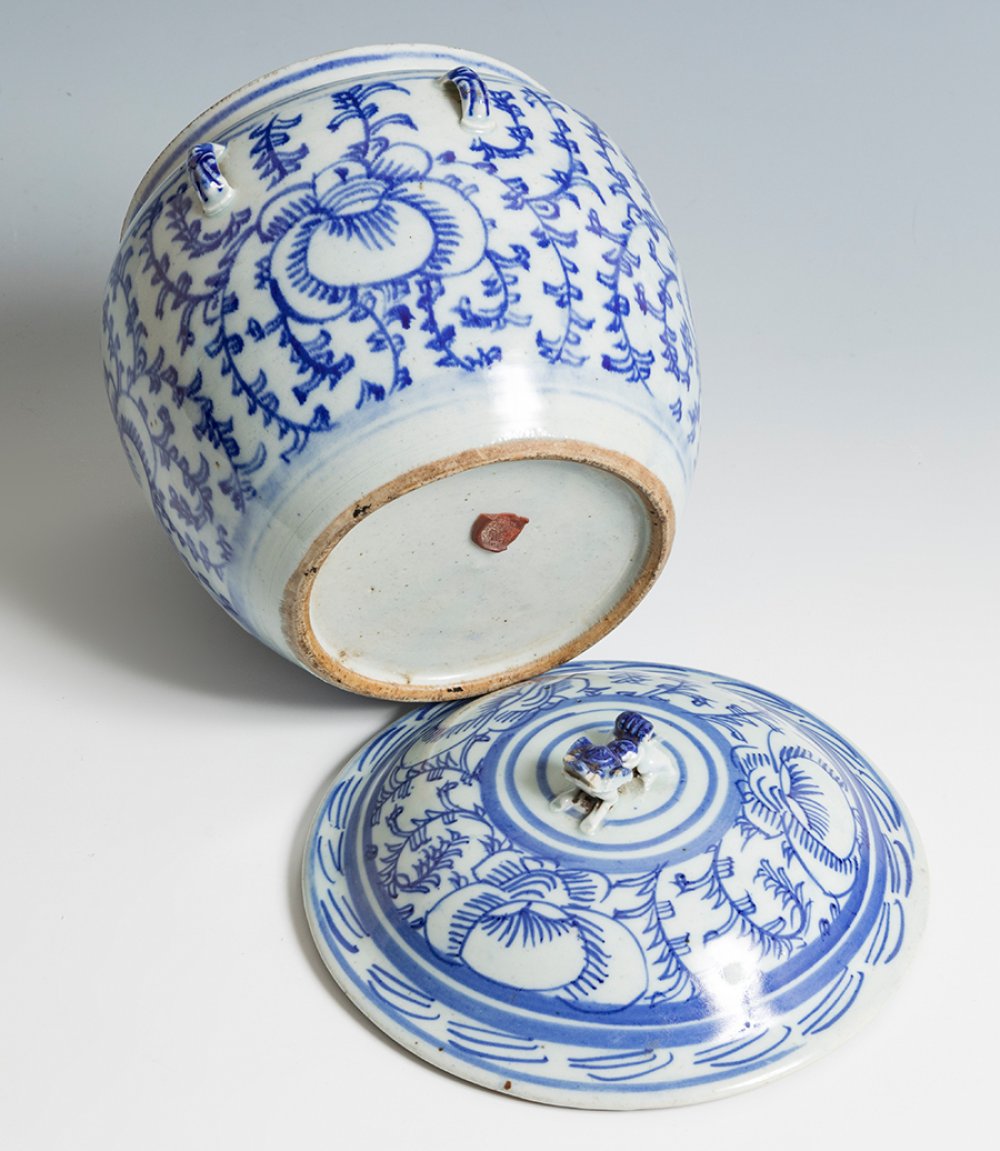 Chinese urn, 19th century.Enamelled porcelain.Sealing wax seal on the base.Measurements: 23 x 21 x - Image 5 of 5