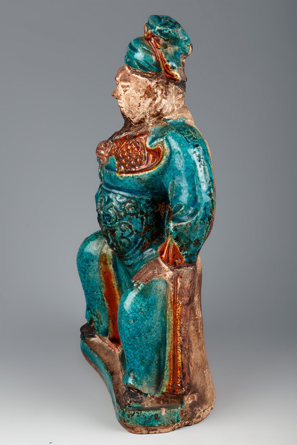 Warrior figure. China, Ming Dynasty, 17th century.Enamelled stoneware.Measurements: 27 x 16 x 8 - Image 5 of 6