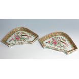 Pair of trays. Canton, China, 19th century.Enamelled porcelain.One of them is restored.Measurements: