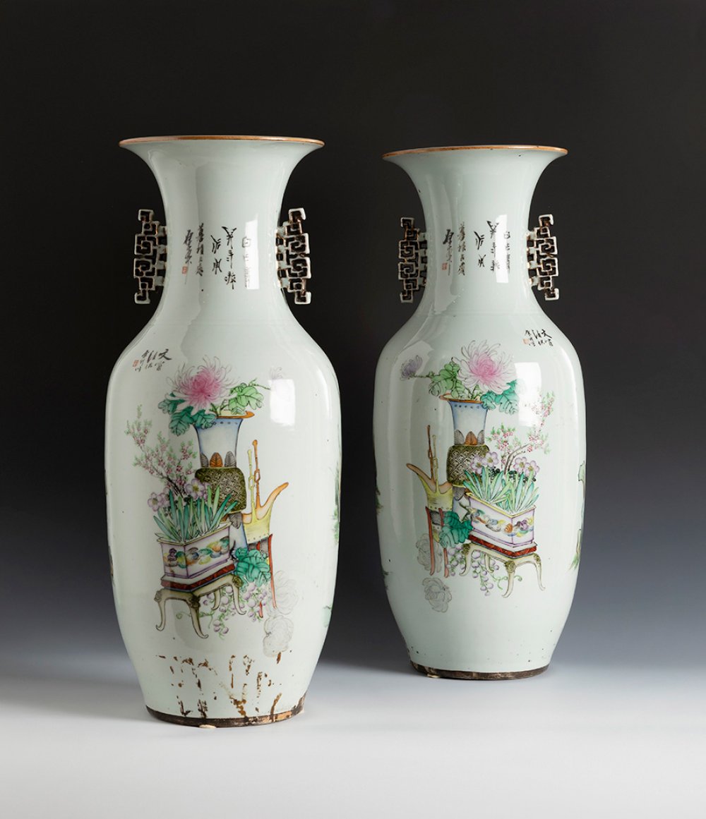 Pair of Qing dynasty vases, Green Family. China, 19th century.Hand-painted porcelain.With - Image 6 of 7