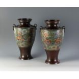 Pair of vases, Japan, Edo period, 18th century.Bronze and cloisonné enamel.Slight damage to the base