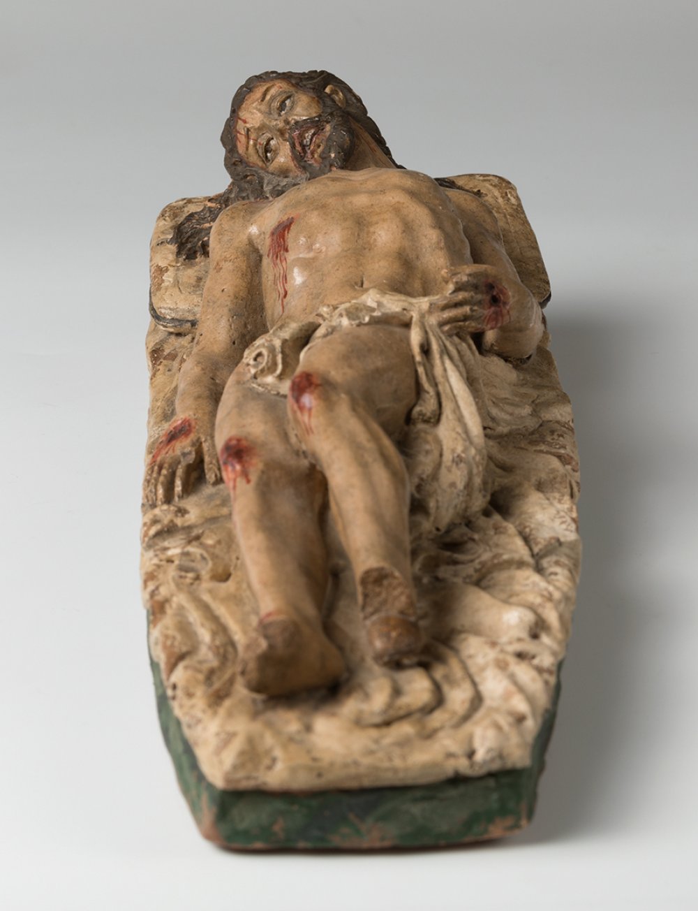 Follower of GREGORIO FERNÁNDEZ (Lugo, 1576 - Valladolid, 1636)."Recumbent Christ".Polychrome - Image 5 of 7