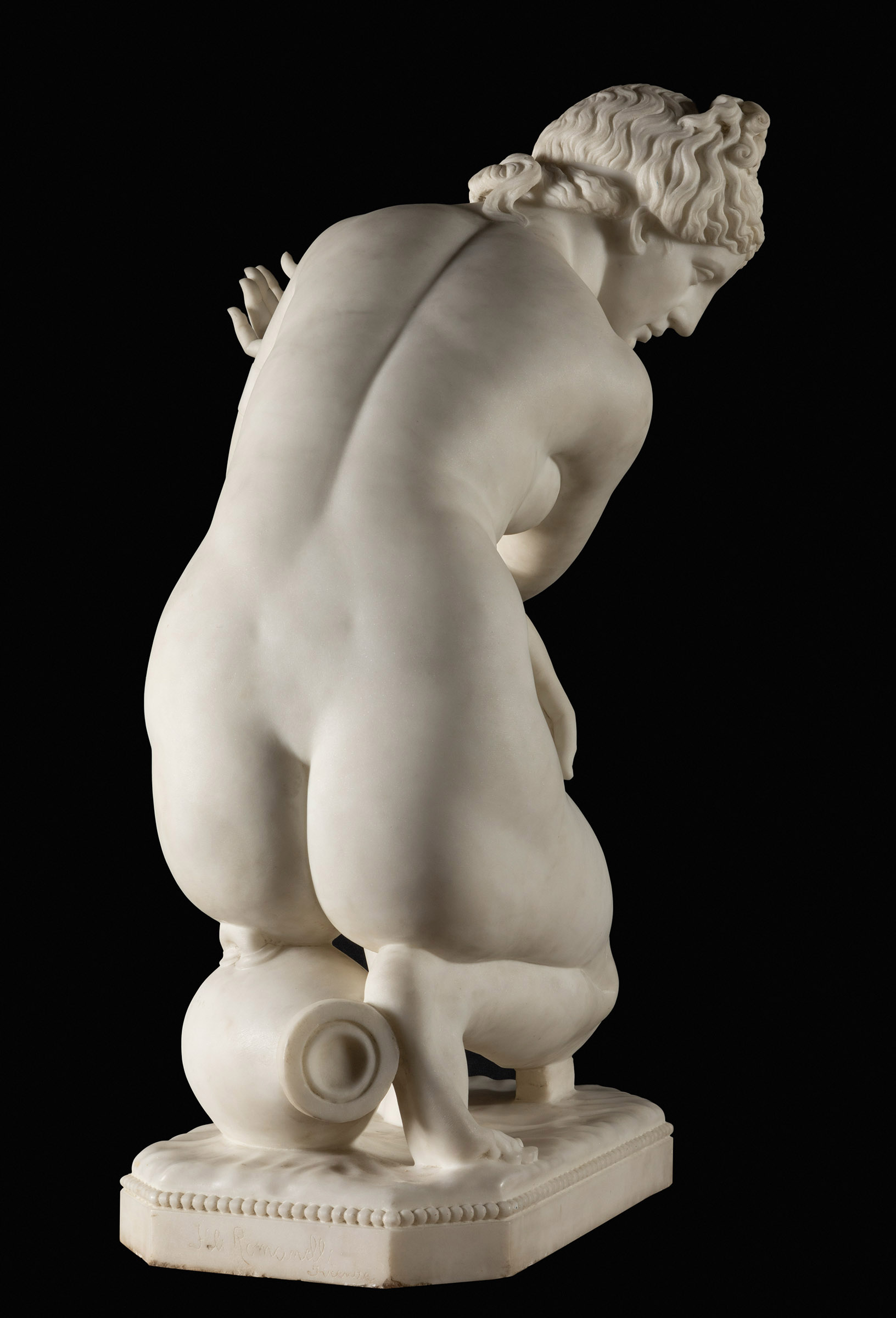 FRATELLI ROMANELLI. Italy, 19th century."Crouching Aphrodite", Florence.White marble.Signed and - Image 3 of 7