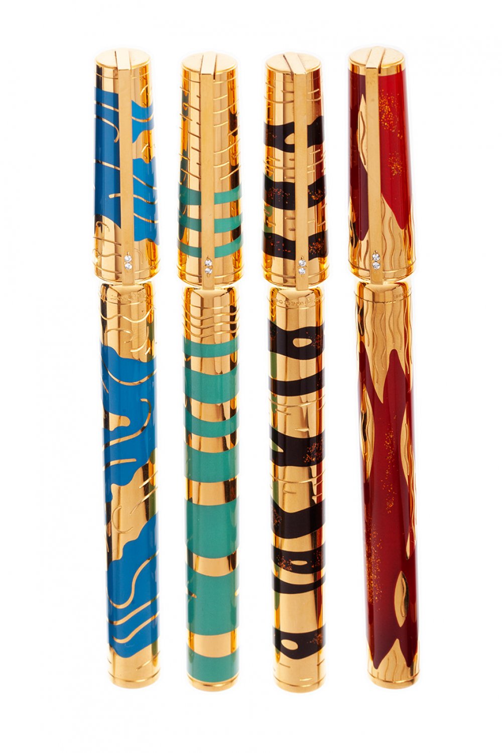 DUPONT "LES ELEMENTS" FOUNTAIN PENS. LIMITED EDITION.Barrel in 18 Kts gold plated stainless steel