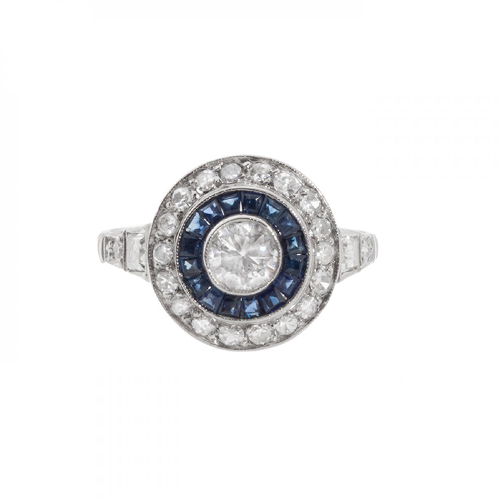 Ring in 18kt white gold, sapphires and diamonds. Partridge's eye" model, with a central brilliant- - Image 3 of 3