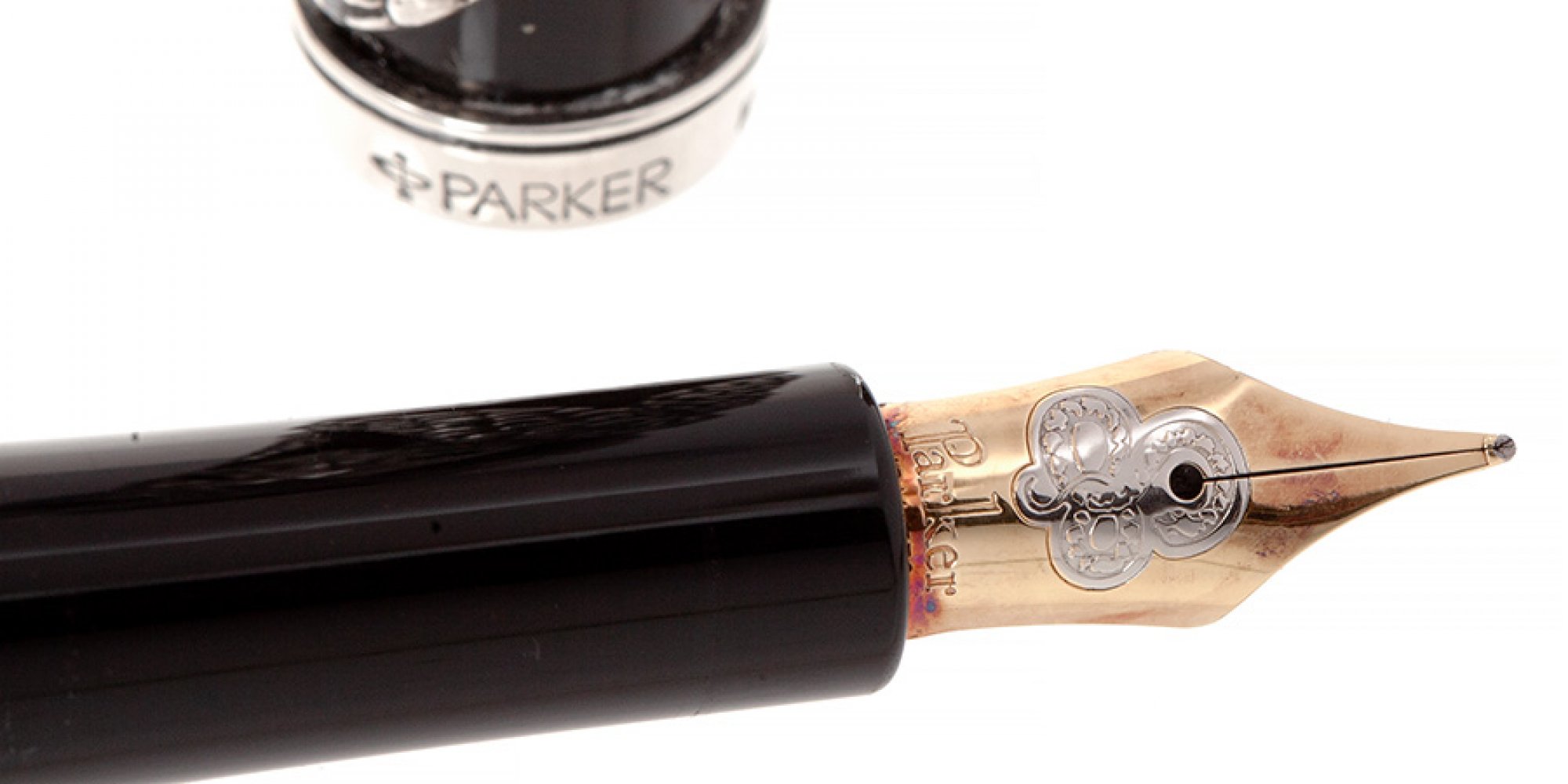PARKER SNAKE FOUNTAIN PEN, 1997.Black resin barrel with emeralds and silver.Nib in 18 kts. gold - Image 3 of 3
