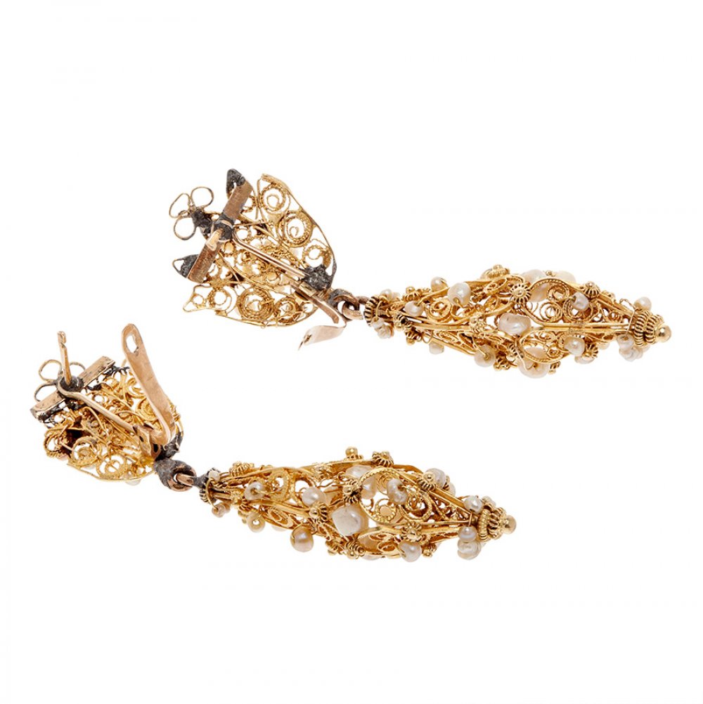 Pair of Valencian polka dot earrings, from the end of the 19th century, in 18 kt yellow gold, and - Image 3 of 3