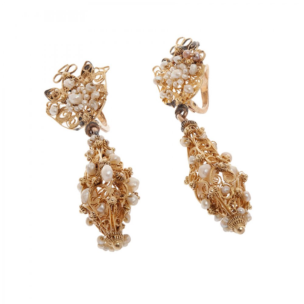 Pair of Valencian polka dot earrings, from the end of the 19th century, in 18 kt yellow gold, and - Image 2 of 3