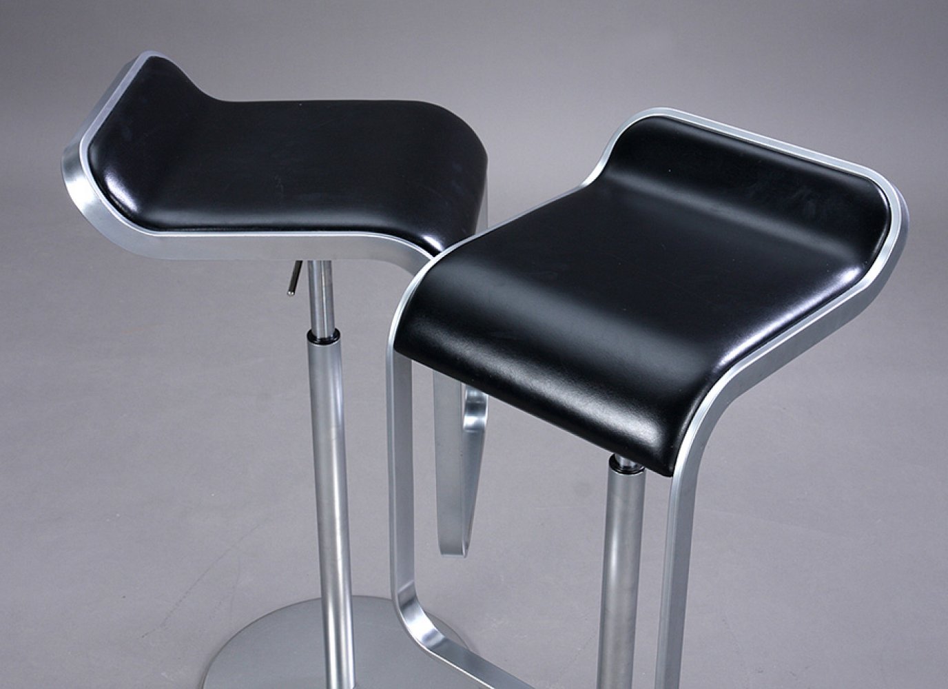 SHIN (Japan, 1965) and TOMOKO AZUMI (Hiroshima, Japan, 1966).Pair of bar stools model LEM.Satin - Image 3 of 5