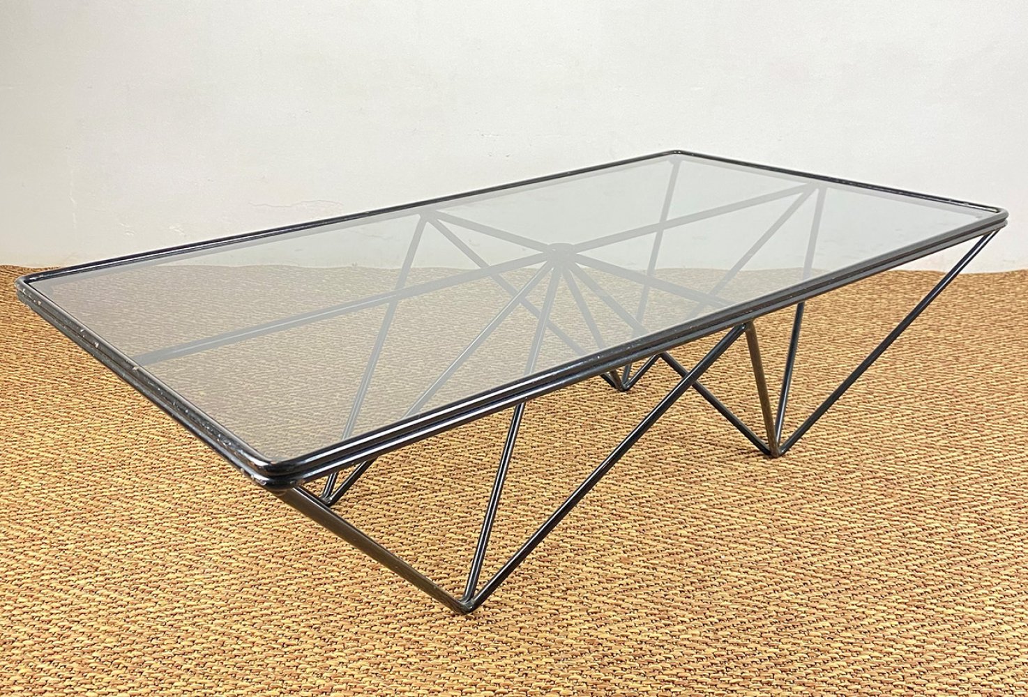 Contributed to PAOLO PIVA, (Adria, Italy, 1950 - Vienna, 2017).Coffee table "Alanda", 1970s.Producer