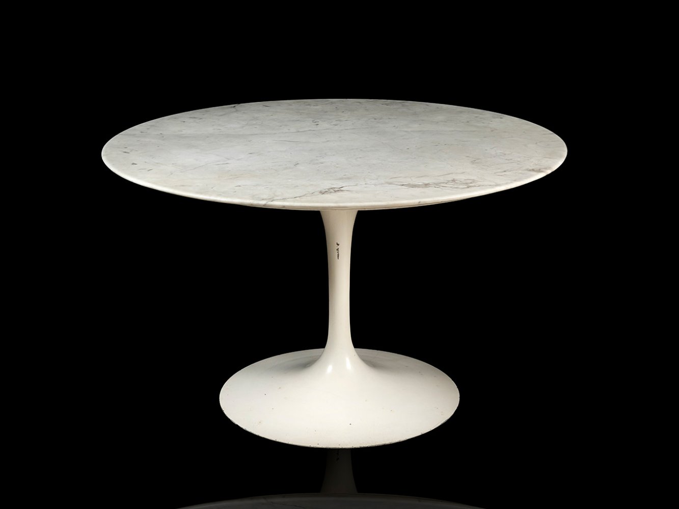 EERO SAARINEN (Finland, 1910 - United States, 1961).Tulip Table, 1960s.White enamelled metal base