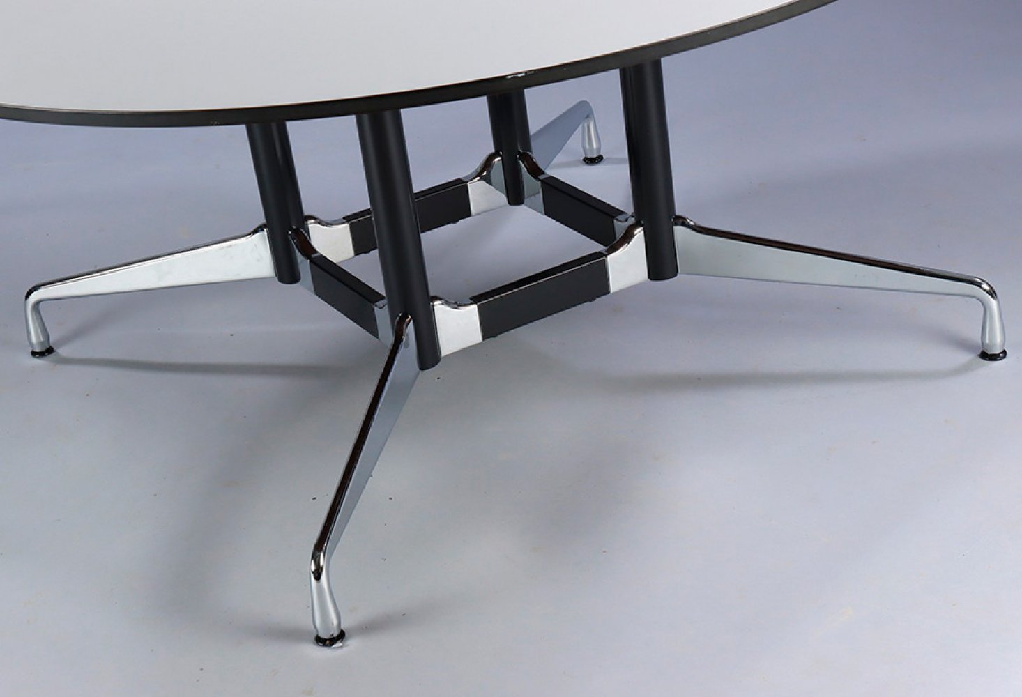 CHARLES EAMES (USA, 1907 - 1978) & RAY EAMES (USA, 1912 - 1988) for VITRA Editor.Dining table, " - Image 6 of 6