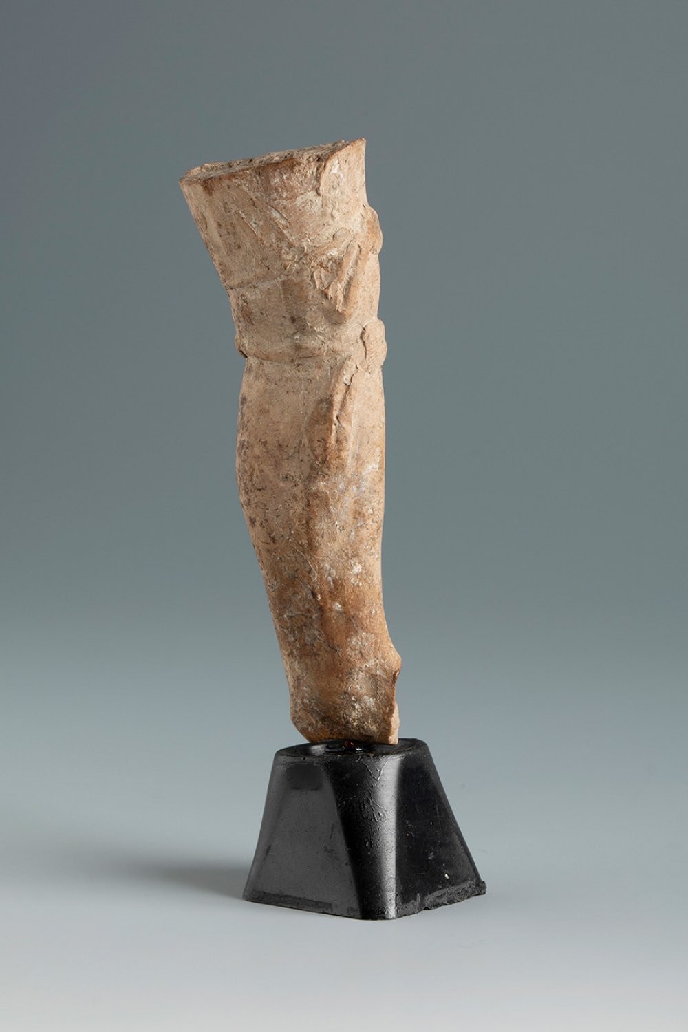 Left leg of a statuette of Artemis. Smyrna, 3rd century BC.Terracotta.Provenance: Smyrna, 1895-1905.