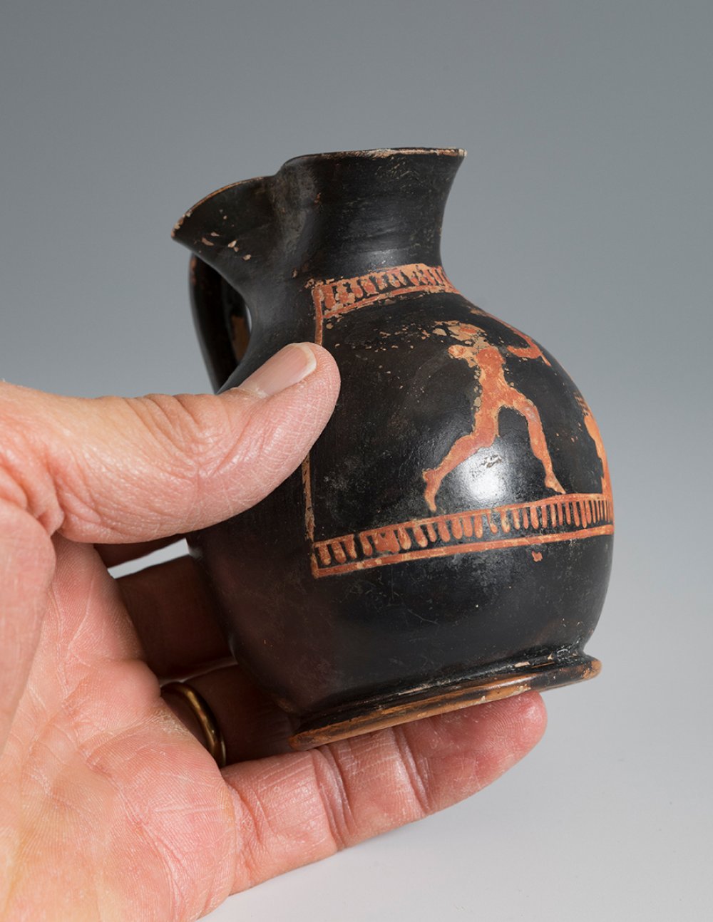 Oinochoe. Attic Greece, 450-400 BC.Polychrome pottery.Provenance: private collection, Sudbury, - Bild 4 aus 4