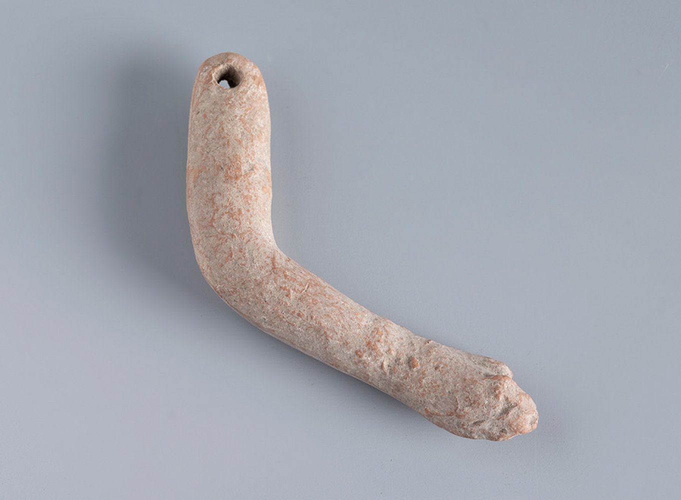 Right arm of an articulated doll. Smyrna, 3rd century BC.Terracotta.Provenance: Smyrna, 1895-1905.