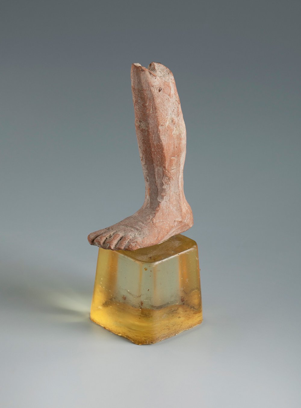 Left leg. Smyrna, 3rd century BC.Terracotta.Provenance: Smyrna, 1895-1905. Collection Paul Gaudin (