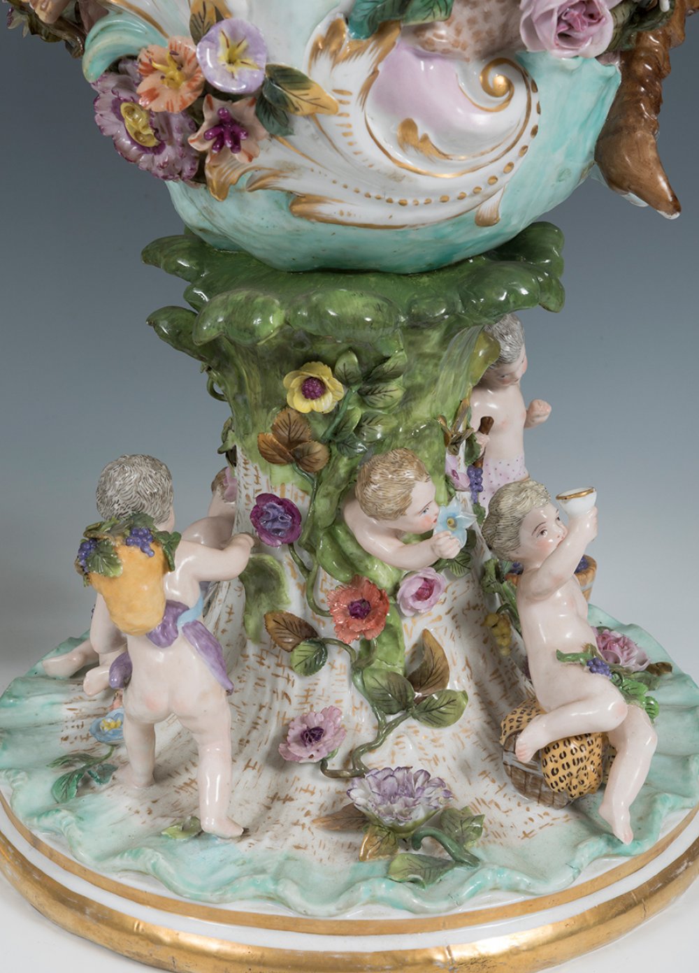 Pair of vases from the MEISSEN MANUFACTURE. Germany, 19th century.Enamelled porcelain.With mark. - Image 6 of 7
