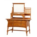 Arts & Crafts dressing table by WARING & GILLOW; England, circa 1905-1910.Oak wood.With maker's