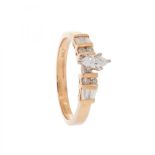 Ring made in 18 kt yellow gold, with 9 diamonds, a central marquise-cut diamond, four baguette-cut
