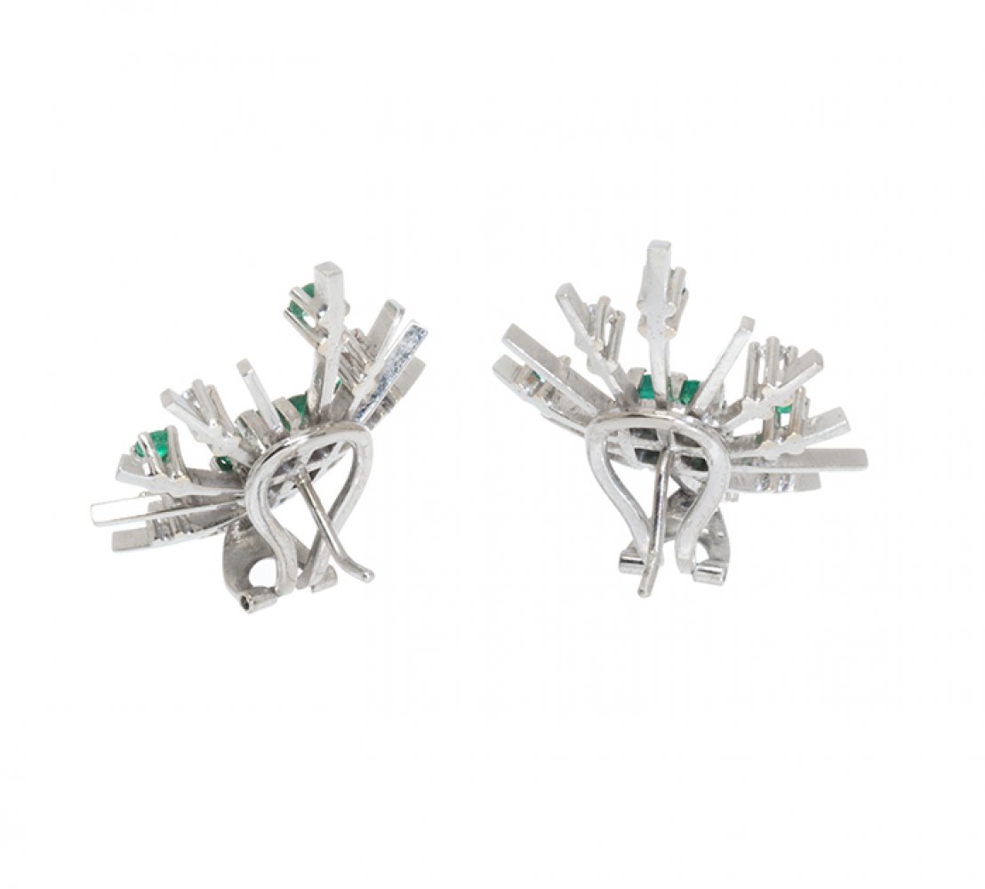 Pair of earrings model "èclat" from the 60's-70's in 18k white gold. With top quality Colombian - Image 2 of 2