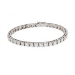 Rivière bracelet in 18k white gold. With 37 natural brilliant-cut diamonds, F/E colour, VS purity,