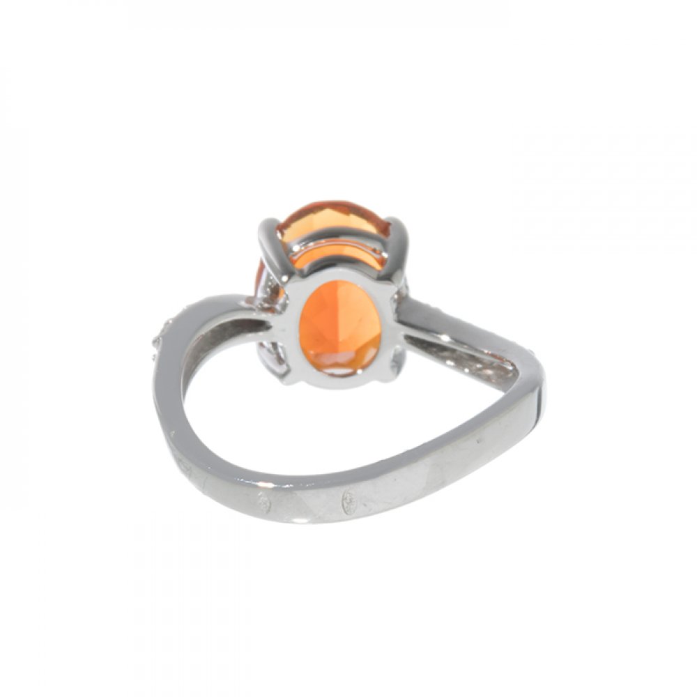 Ring in 18kt white gold. Model with oval-cut fire opal weighing ca. 1.68 carats. and diamonds - Image 3 of 3