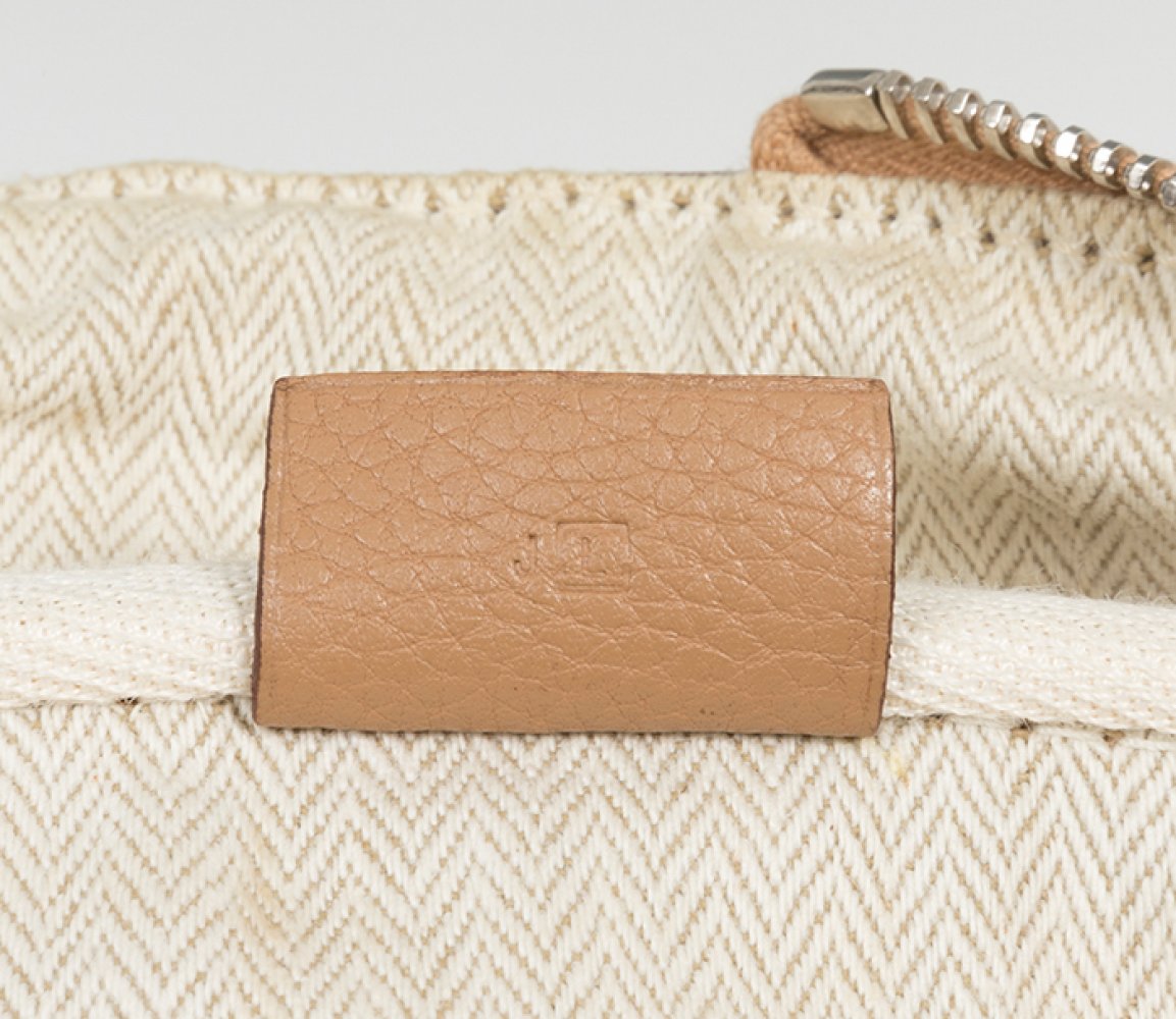 HERMÈSVictoria Model 35 bag.Camel skin.Keep cover.It has slight signs of use.Hermés signature bag, - Image 7 of 7