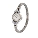 LONGINES watch, 1930s. In 18 kt white gold, with a round mesh chain. White dial with dashed Arabic