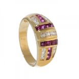 Ring in 19.2 kts. yellow gold, rubies and diamonds, in carré cut. Bombé model with geometric frontis