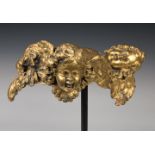 17th century Italian work."Puttis.Gilded bronze.Measurements: 17 x 18 x 25 cm.This excellent work in