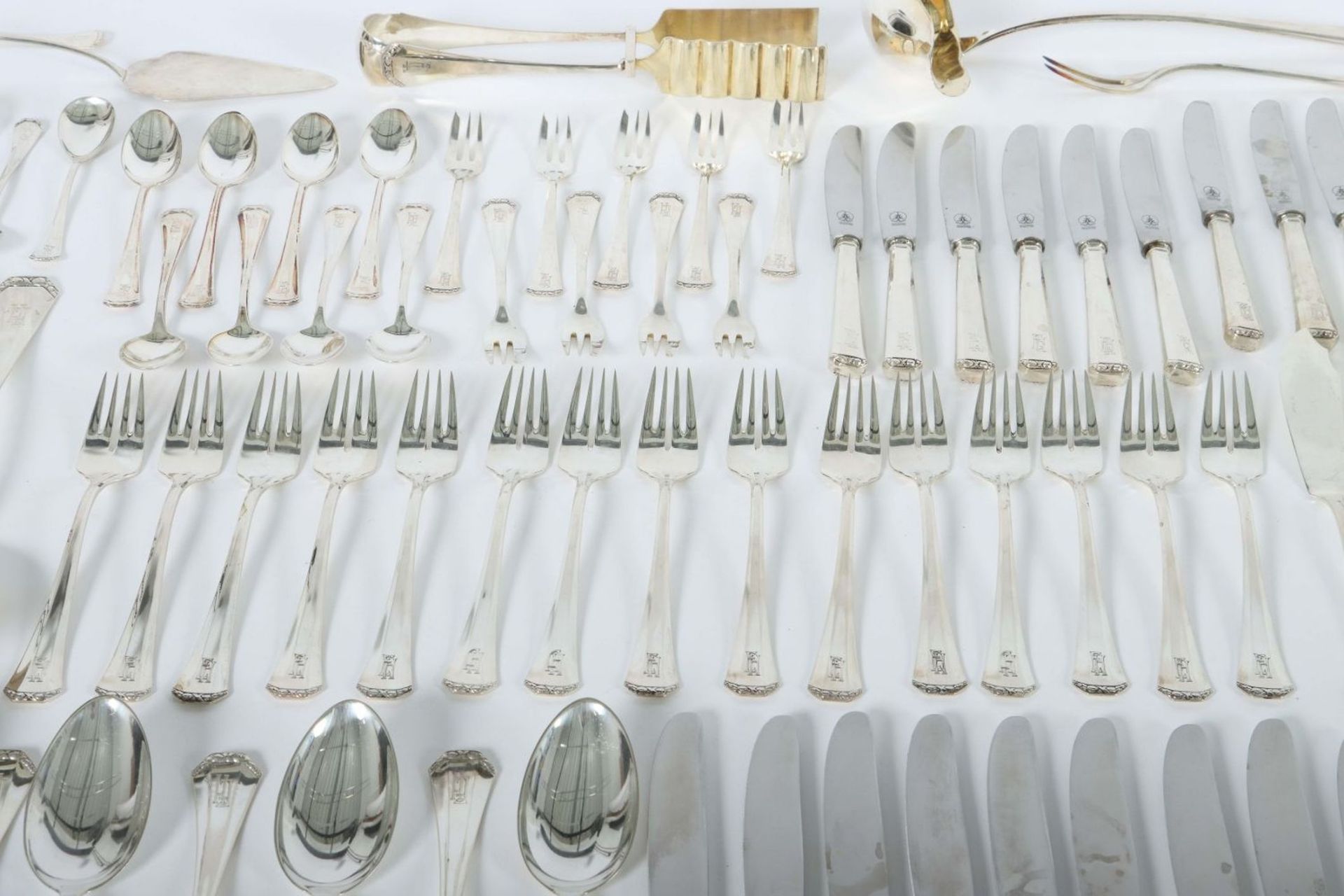 Speisebesteck für meist 12 Personen - Bild 5 aus 5