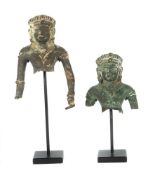 2 Figurenfragmente im Khmer-Stil