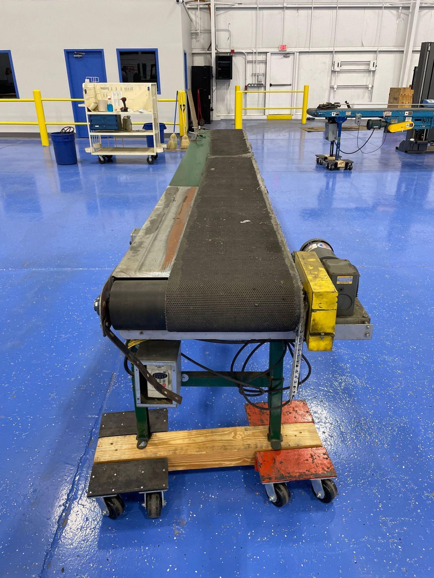 Case Belt Conveyor 16’ long x 17” wide - Image 4 of 9