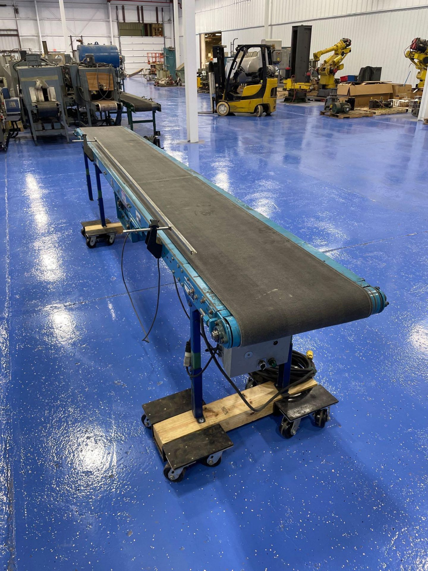 Hytrol TA 188” long x 20” wide Case Belt Conveyor - Image 3 of 12