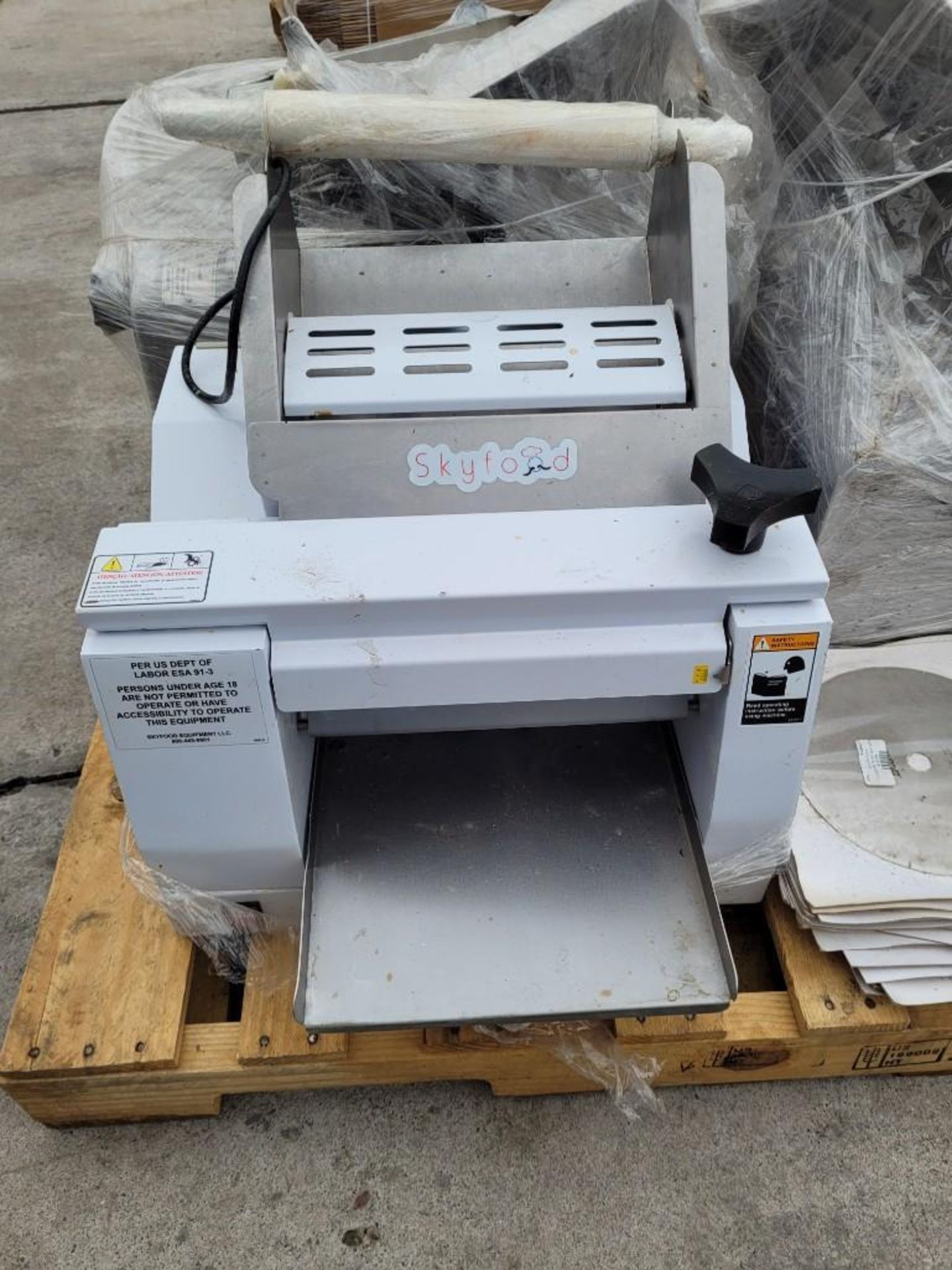 Skyfood CLM-300 Tabletop Dough Roller & Sheeter - Image 2 of 5